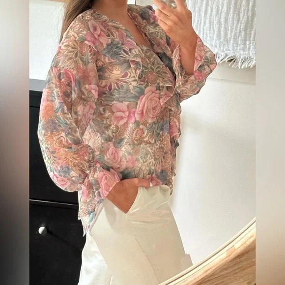 Vintage Gold Tag Victoria's Secret Floral Sheer Ruffle Poet Blouse Top w/Pearl - Picture 3 of 16